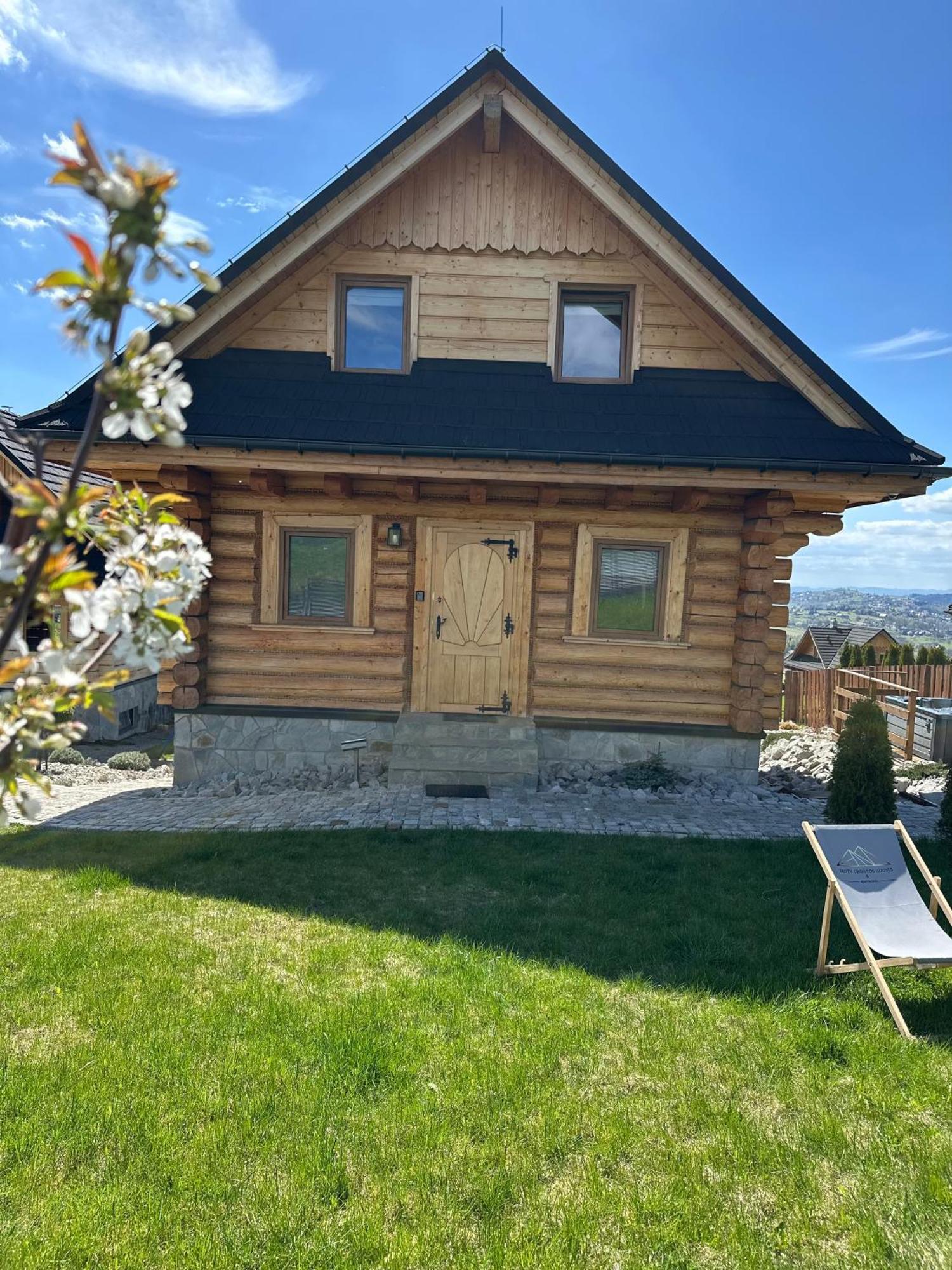 Zloty Gron Log Houses & Apartments Істебна Екстер'єр фото